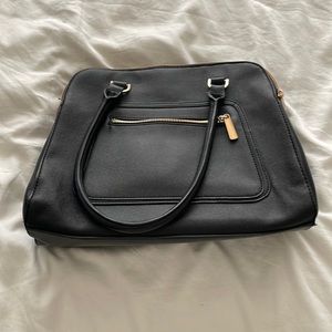 Black bag with many pockets!